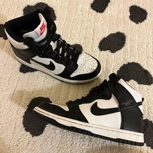 Panda Dunks Size 5.5 Y (7 Womens)
